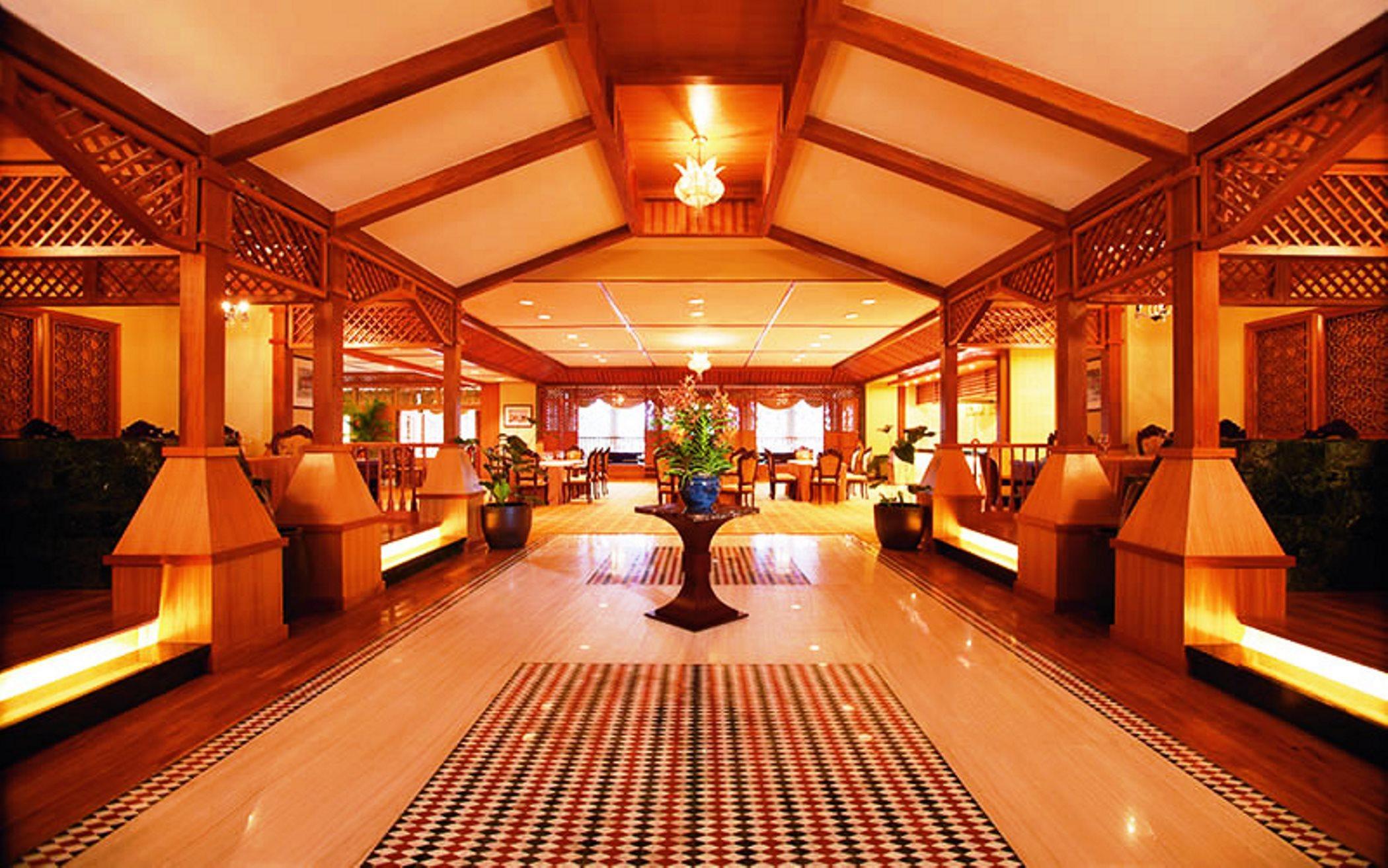 Готель Royale Chulan Куала-Лумпур Екстер'єр фото The lobby of the hotel