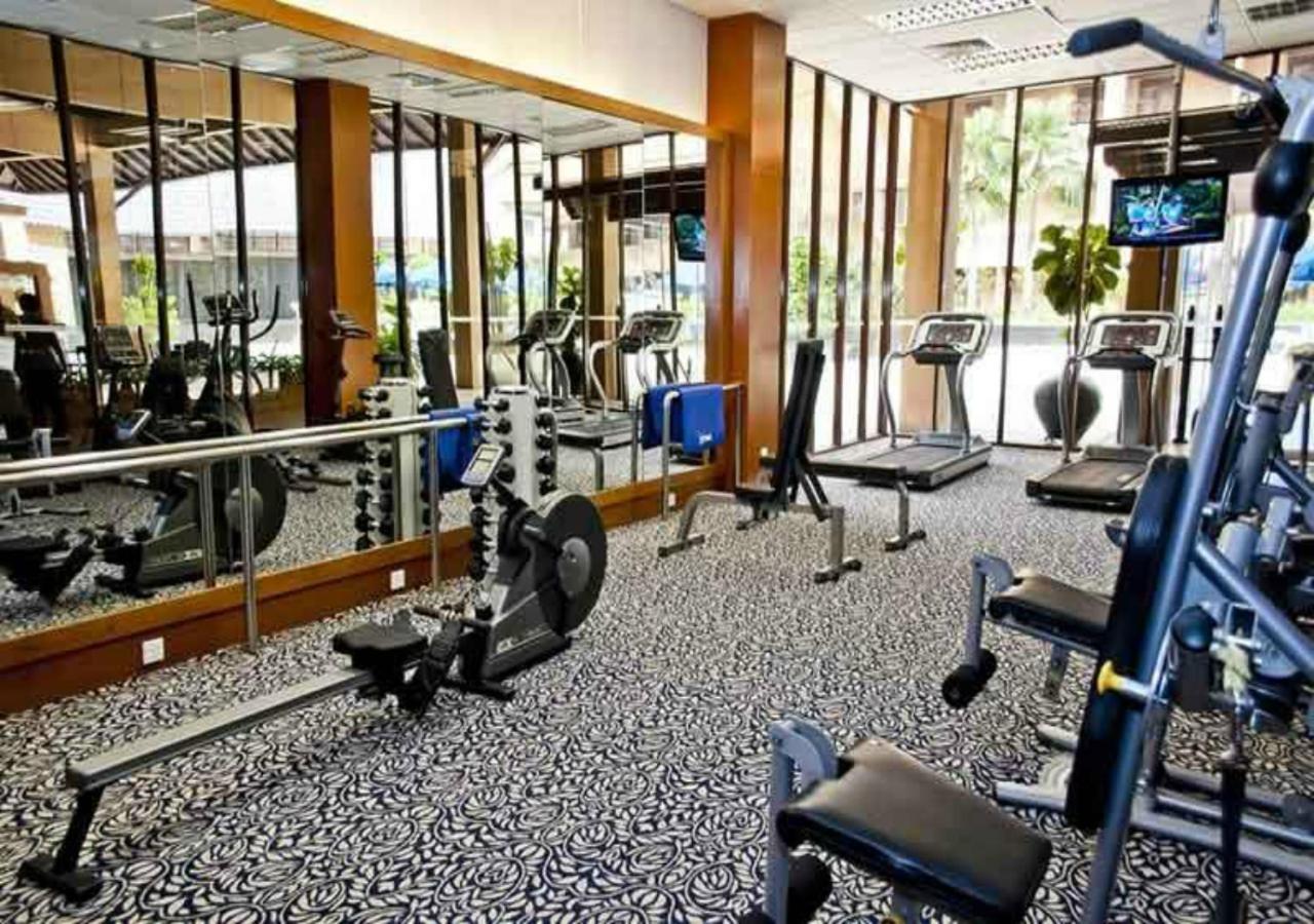 Готель Royale Chulan Куала-Лумпур Екстер'єр фото A gym in a hotel