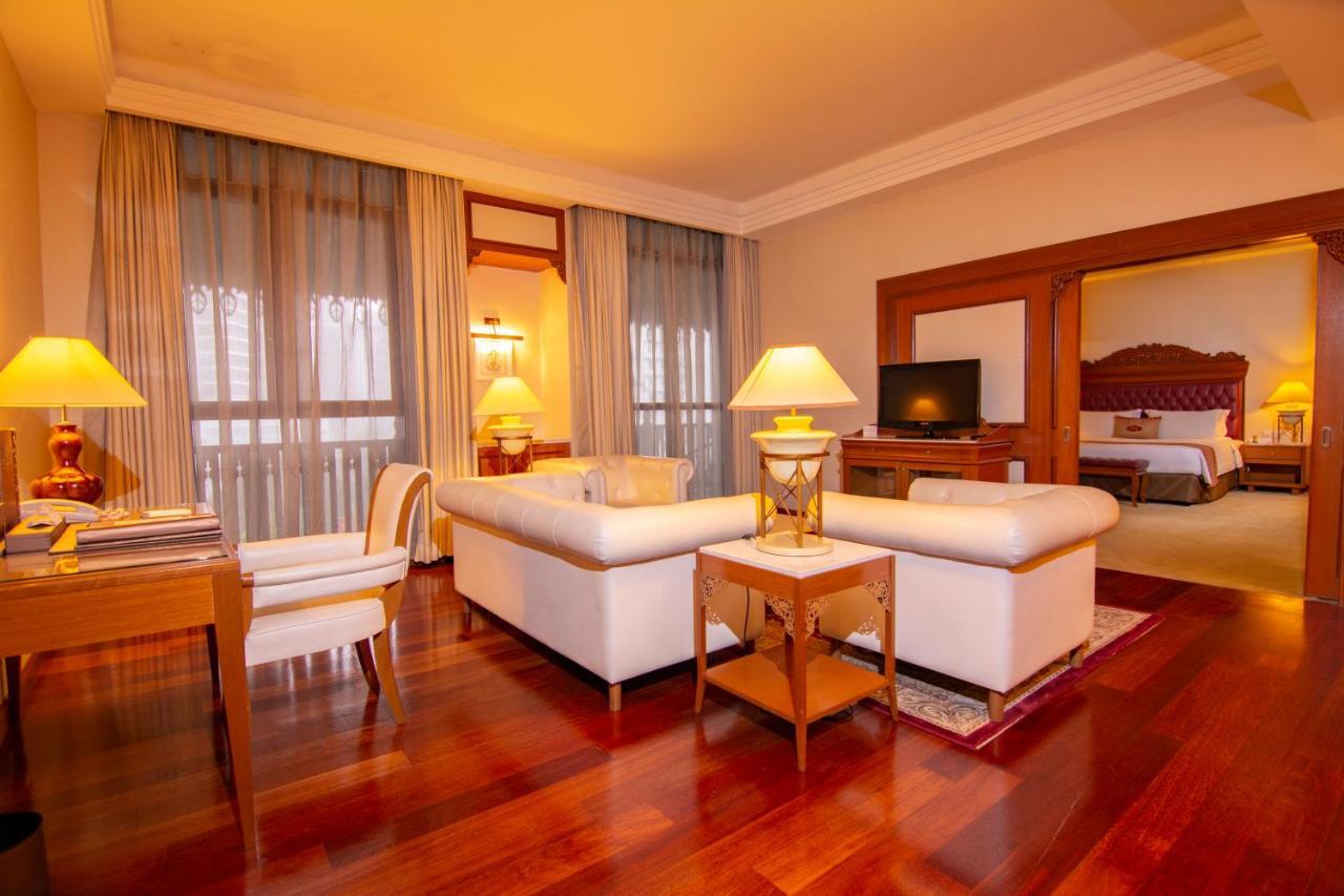 Готель Royale Chulan Куала-Лумпур Екстер'єр фото Suite at the hotel